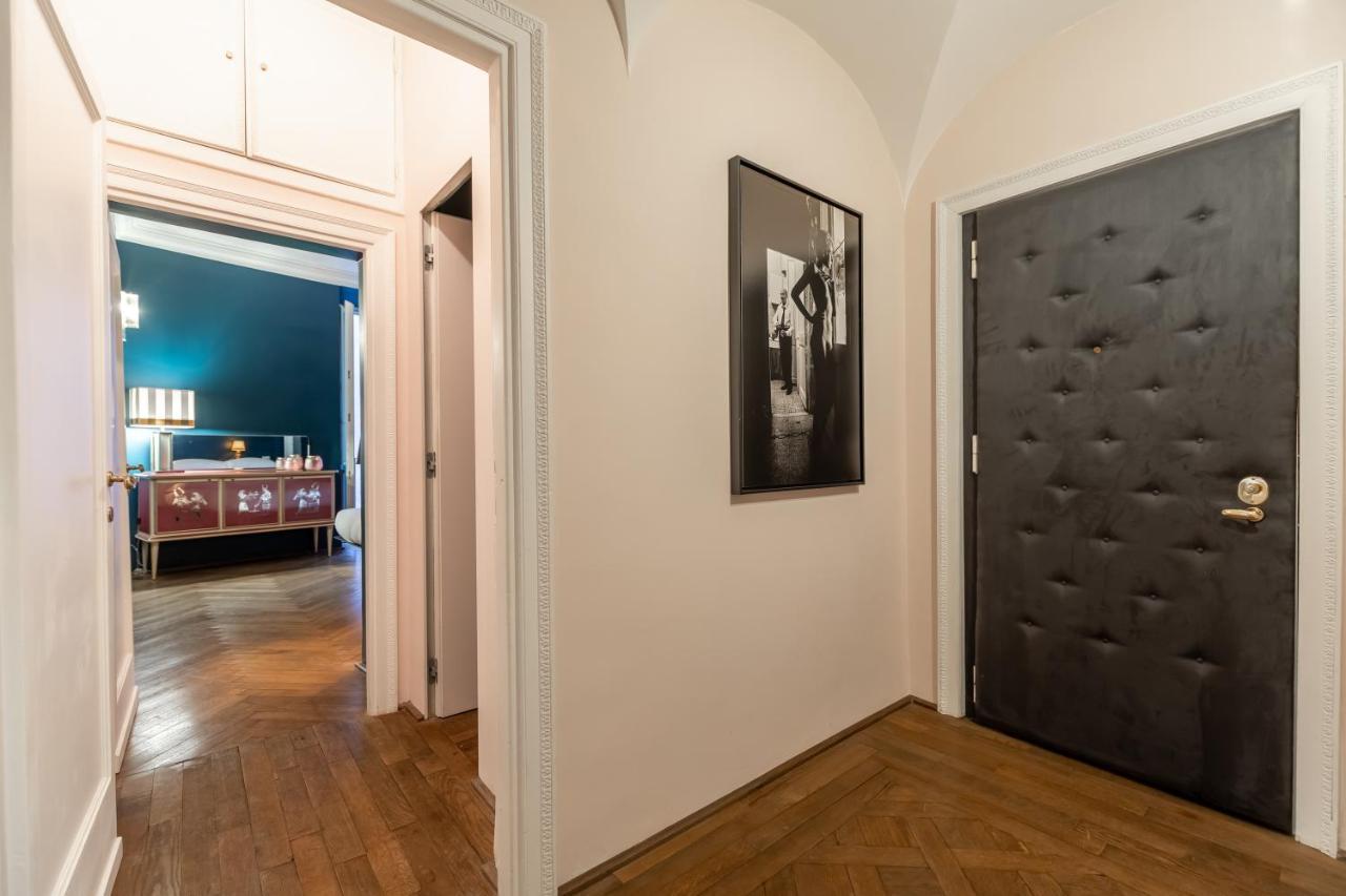 Chic And Style In Historical Via Giulia Lägenhet Rom Exteriör bild